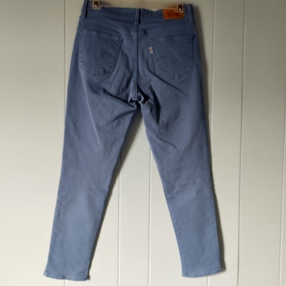 Levi's Midrise Light Blue Skinny Jeans - Picture 5 of 9